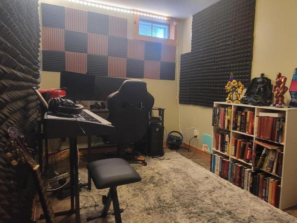 201 Creek Drive game room