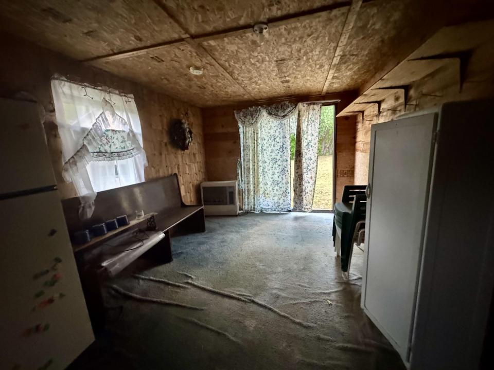 Dinningroom/entryway