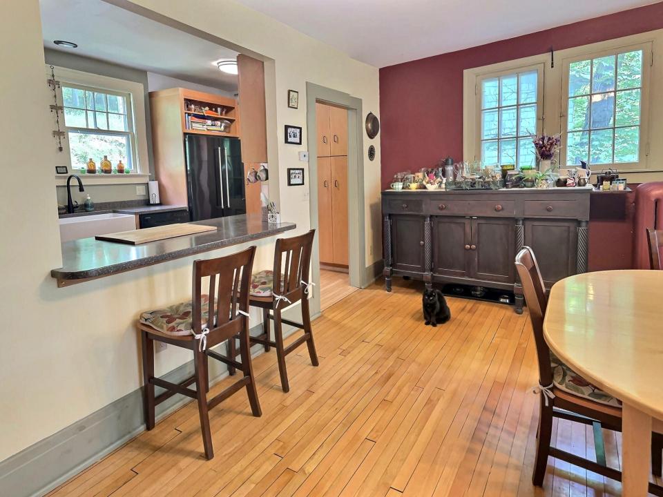Dining and bar-counter