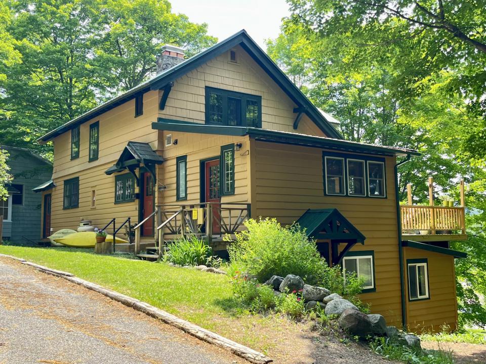 Main View 43 Woody Crest Main View 43 Woody Crest