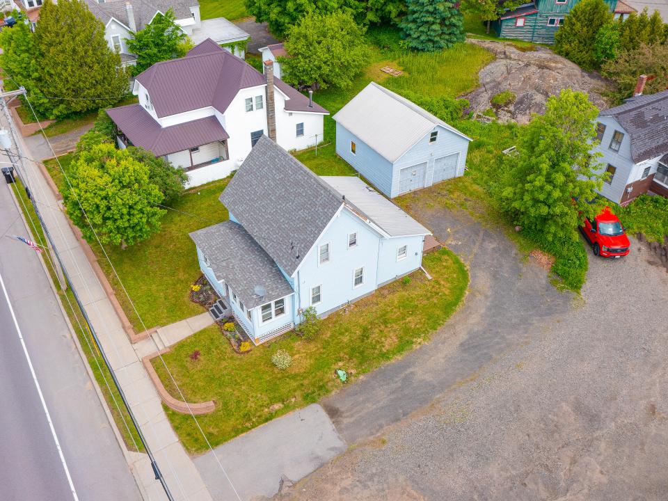 63 Wawbeek Ave. (2025)-26
