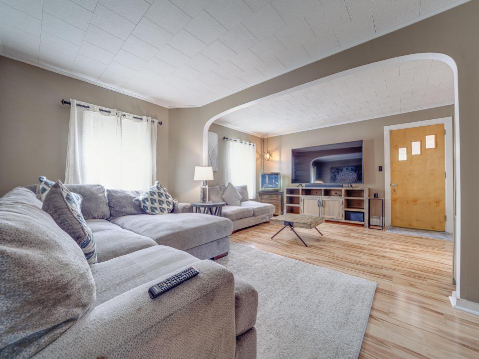 63 Wawbeek Ave. (2025)-42