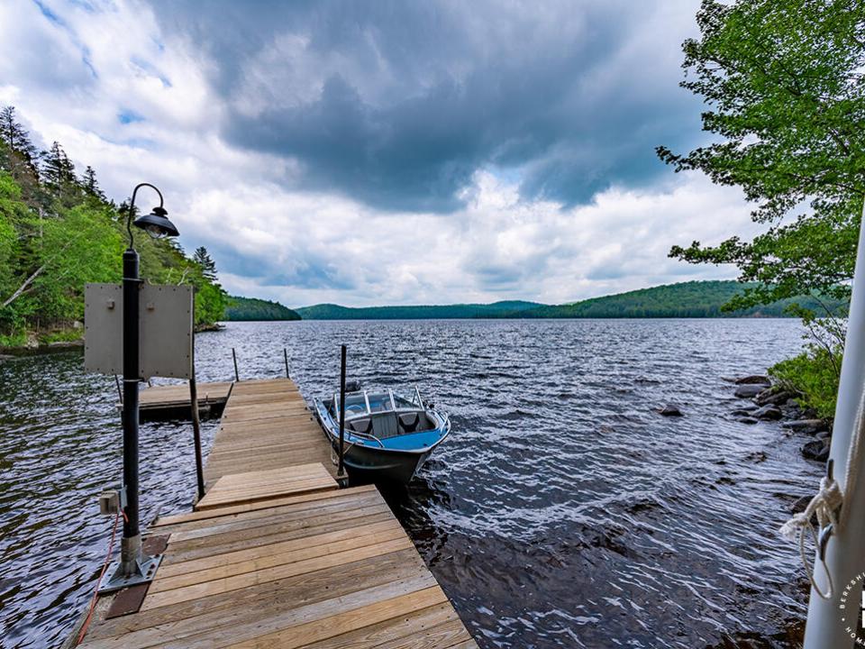 CampBassRockOnTupperLake_Dock_Boat