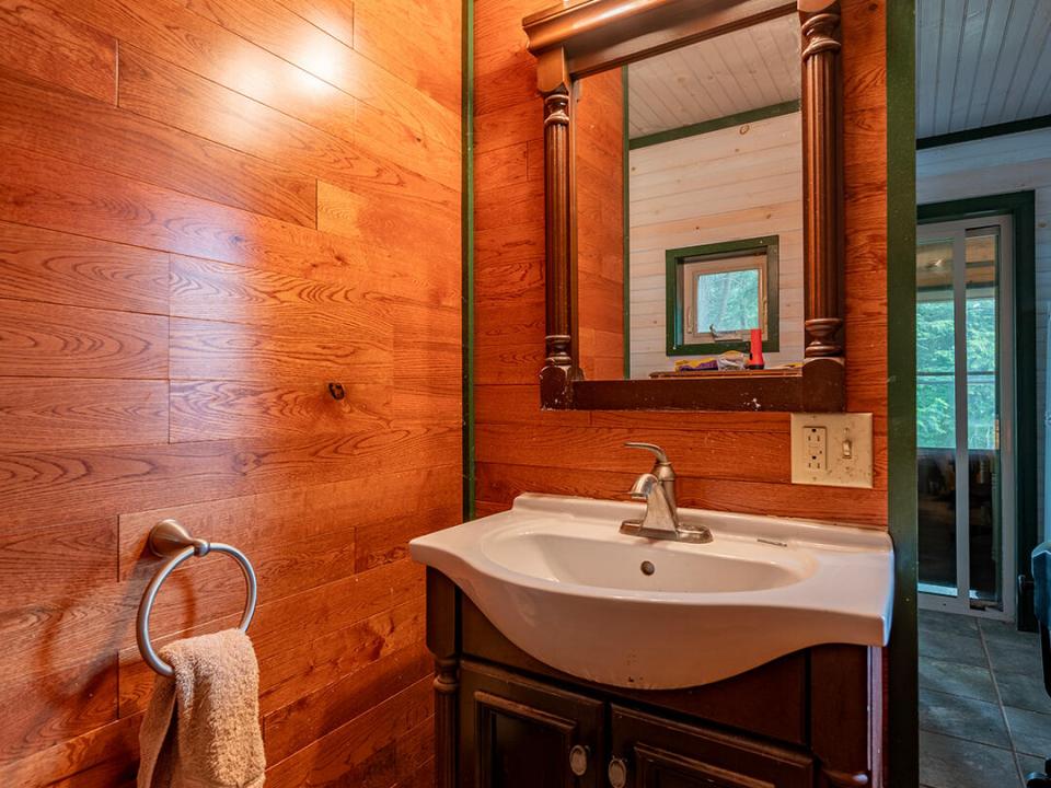 CampBassRockOnTupperLake_GC_Bath_Vanity