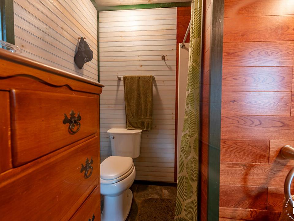 CampBassRockOnTupperLake_GC_Bathroom