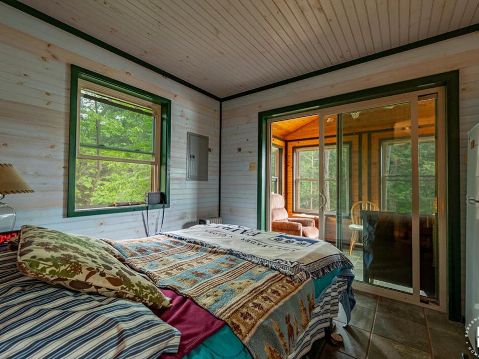 CampBassRockOnTupperLake_GC_Bedroom