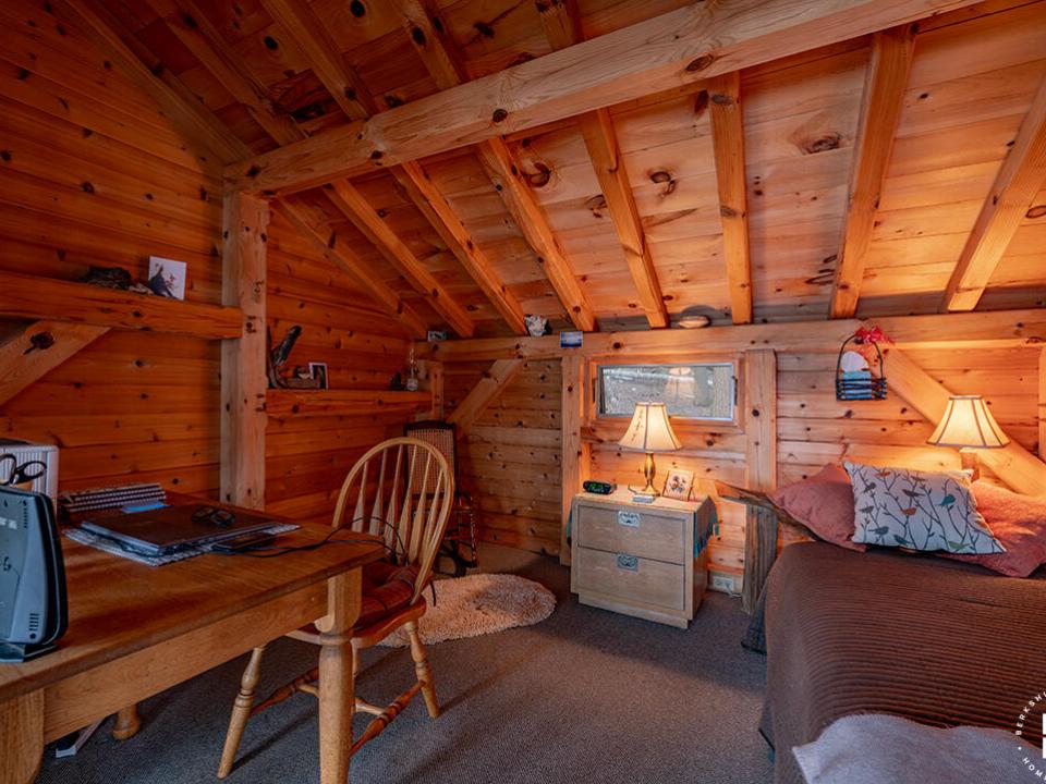 CampBassRockOnTupperLake_Leanto_Desk