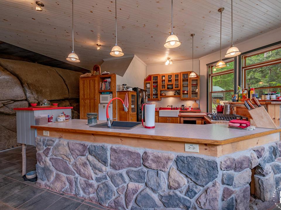 CampBassRockOnTupperLake_MH_Kitchen