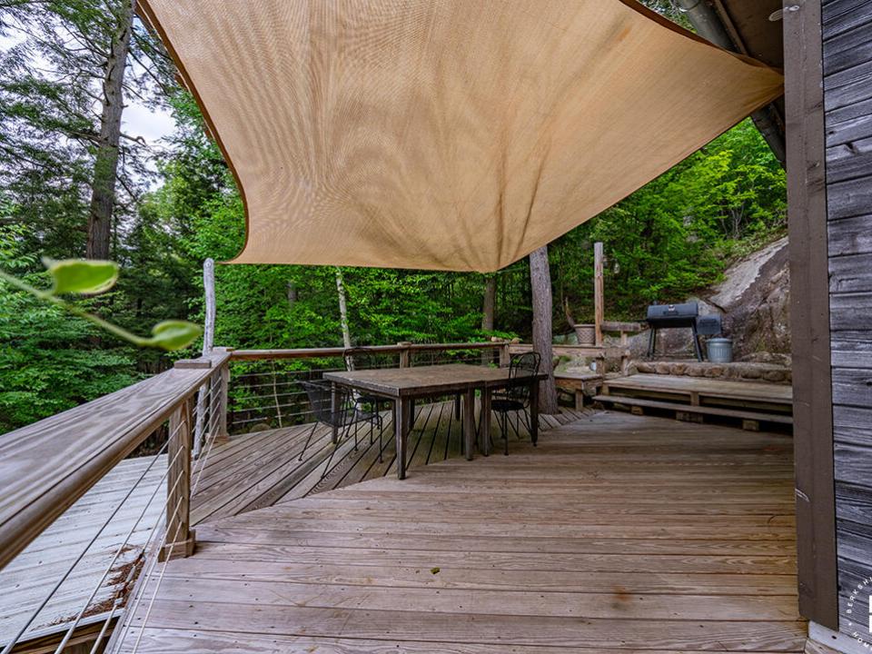 CampBassRockOnTupperLake_MH_MD_Table