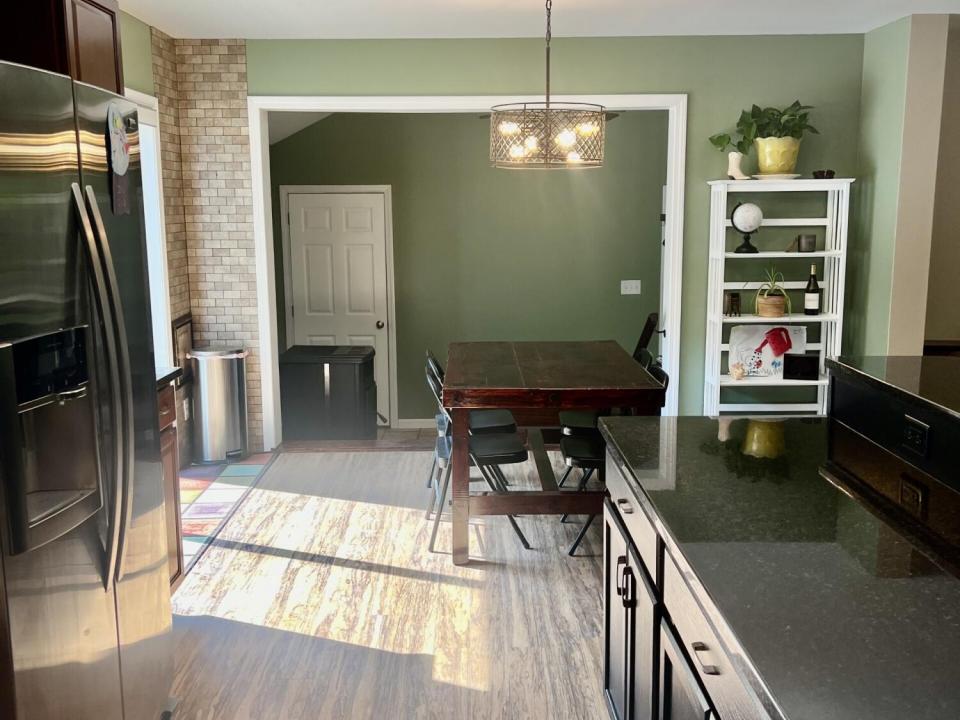 kitchenintoentrance2
