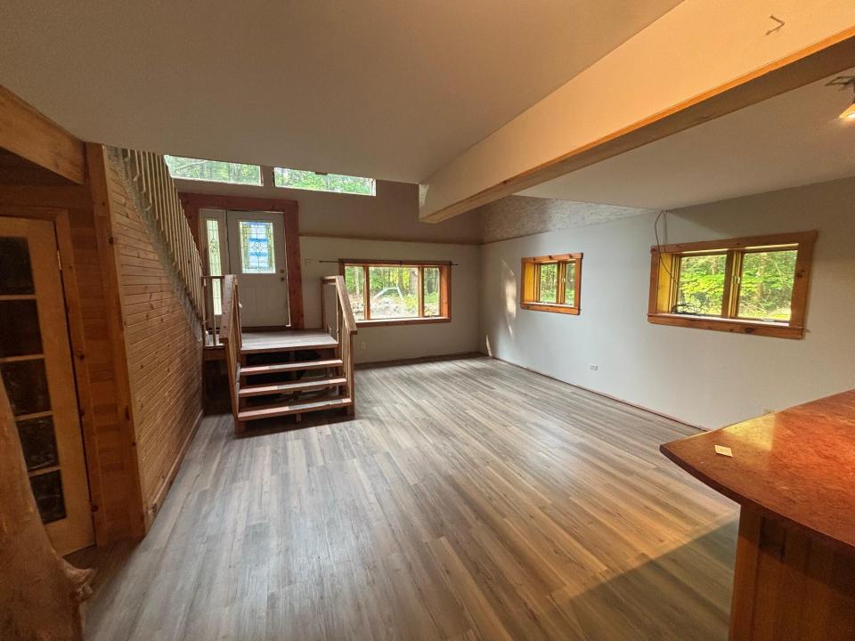 448 Green St livingroom M