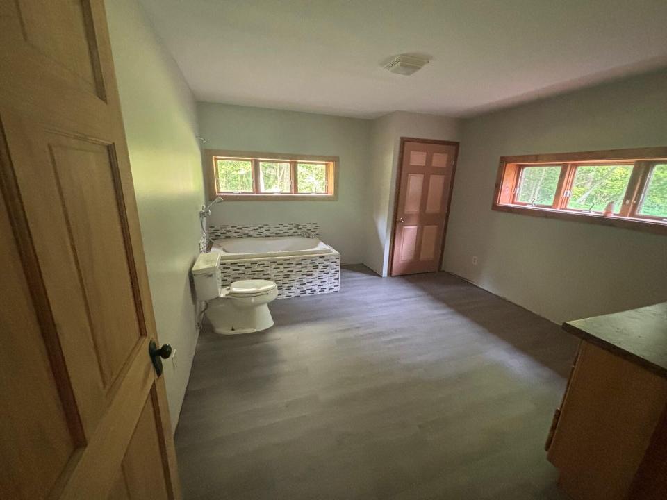 448 green St Master bath M