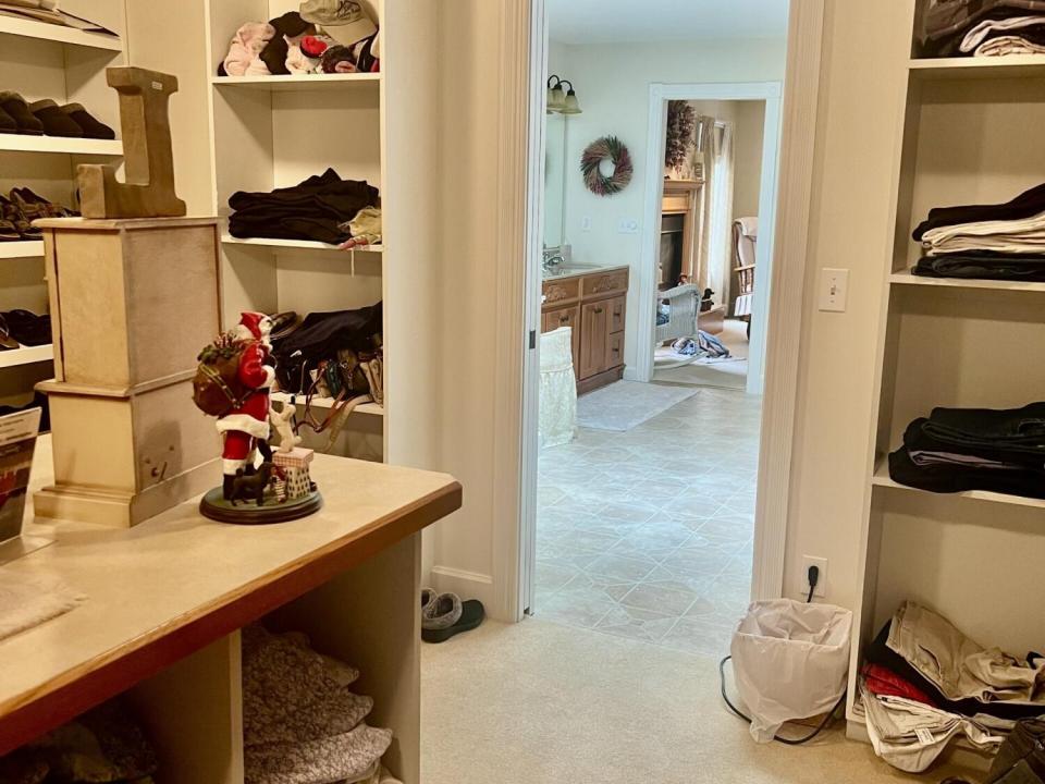 walk in looking into primary bath