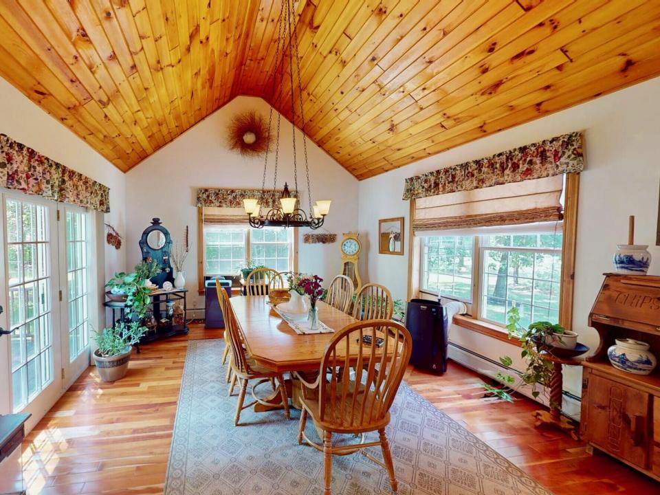 Sunroom from family room.kitchen