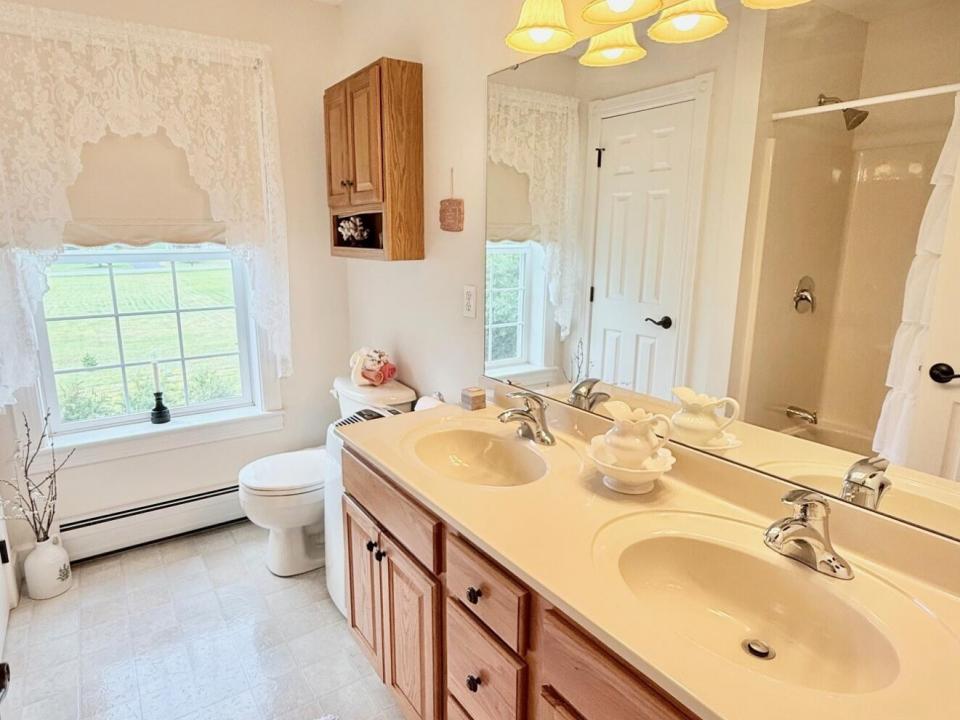 second floor full bath