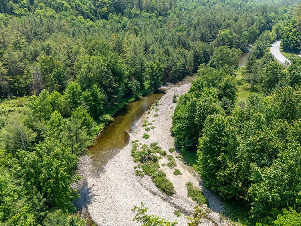 RanchInNewRussia_A_BoquetRiver