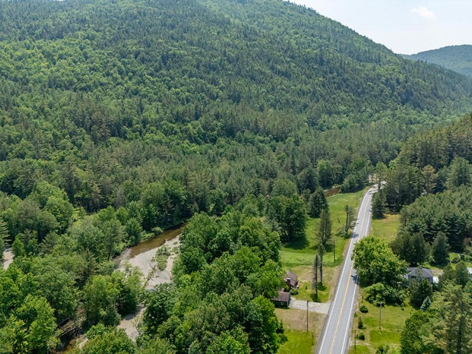 RanchInNewRussia_A_Property_SideL