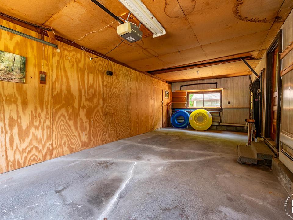 RanchInNewRussia_Garage