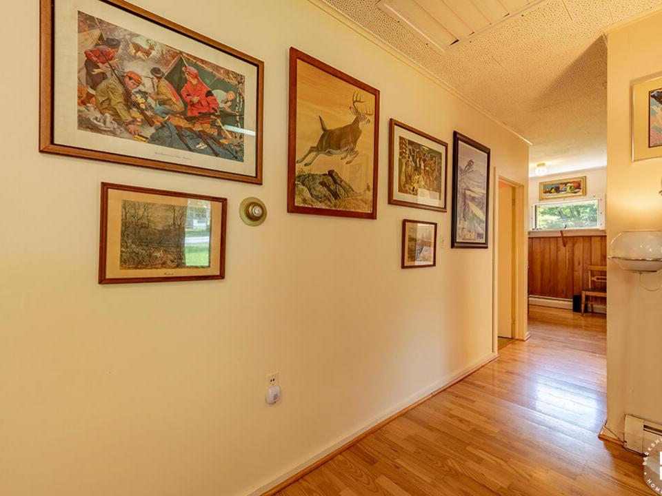 RanchInNewRussia_Hallway