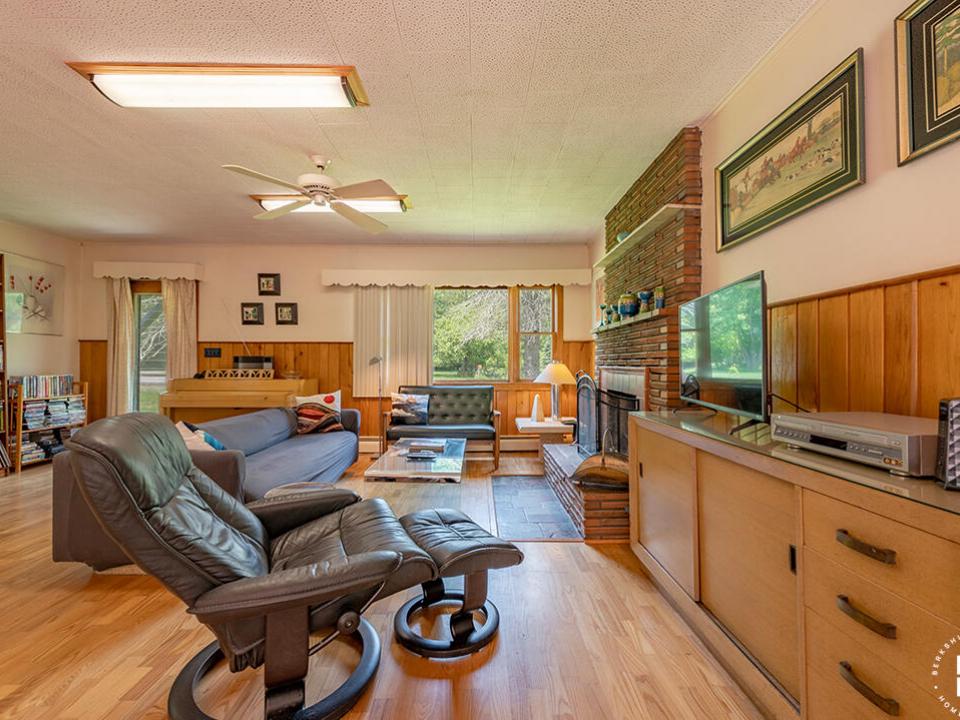 RanchInNewRussia_LivingRoom_From_DR