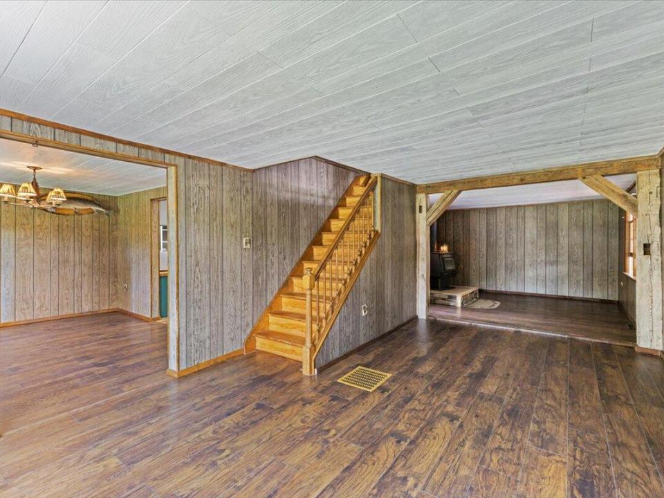 526