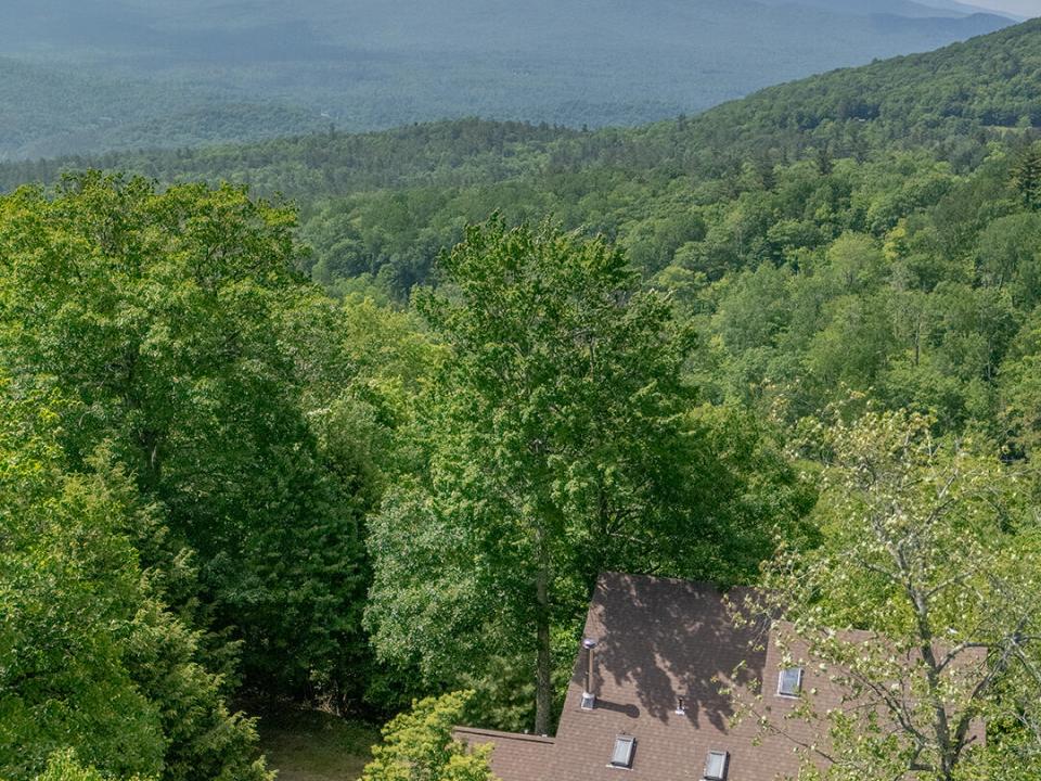 HomeOnJacksonRoadInKeene_A_Exterior_Mtn_