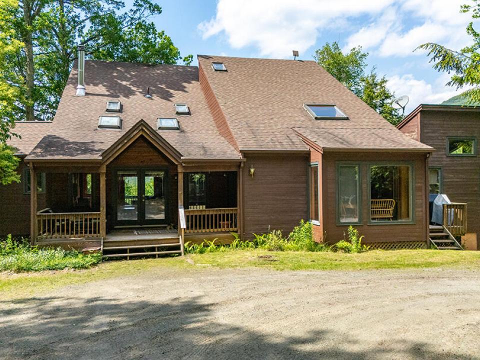 HomeOnJacksonRoadInKeene_A_Exterior