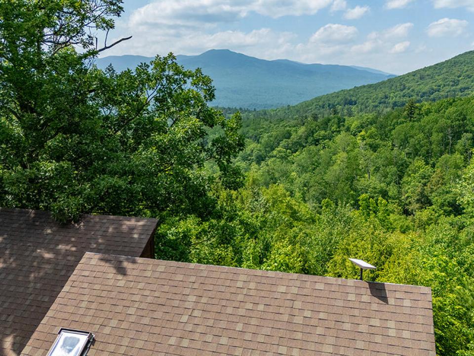 HomeOnJacksonRoadInKeene_A_Roof_Mountain