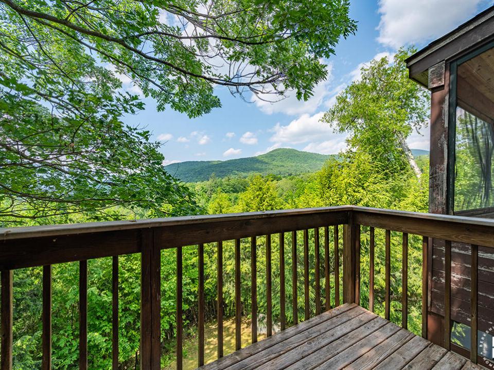 HomeOnJacksonRoadInKeene_Bedroom4_Balcon
