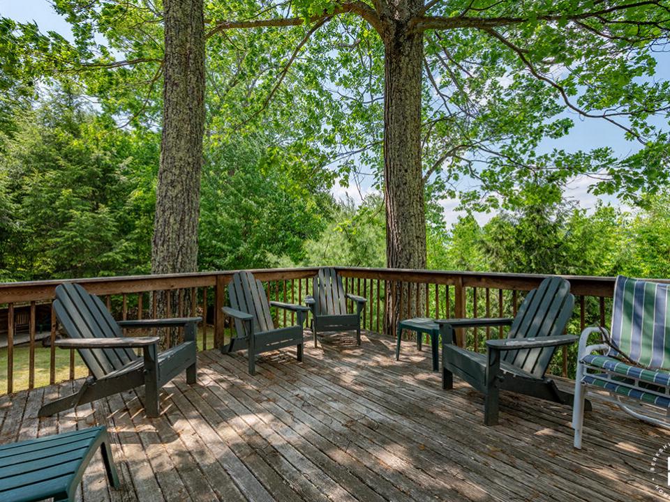 HomeOnJacksonRoadInKeene_Deck_Chairs
