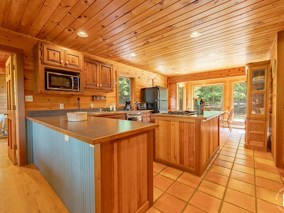 HomeOnJacksonRoadInKeene_Kitchen_L