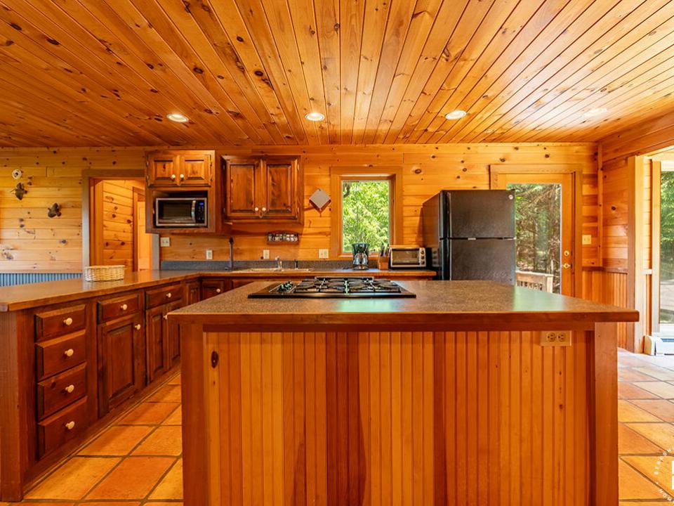 HomeOnJacksonRoadInKeene_Kitchen_M