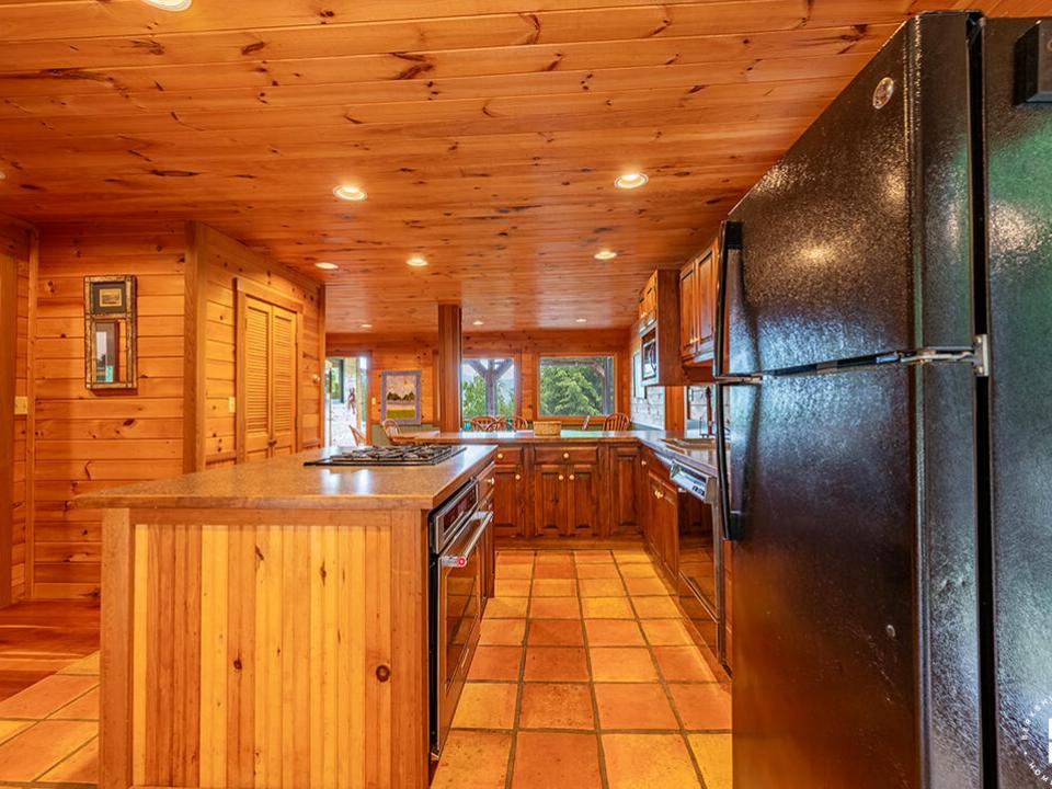 HomeOnJacksonRoadInKeene_Kitchen