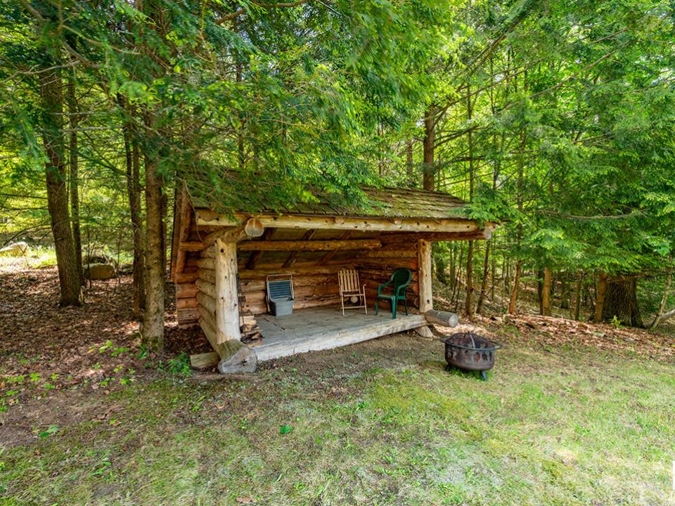 HomeOnJacksonRoadInKeene_LeanTo