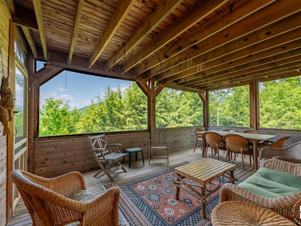 HomeOnJacksonRoadInKeene_ScreenedPorch_M