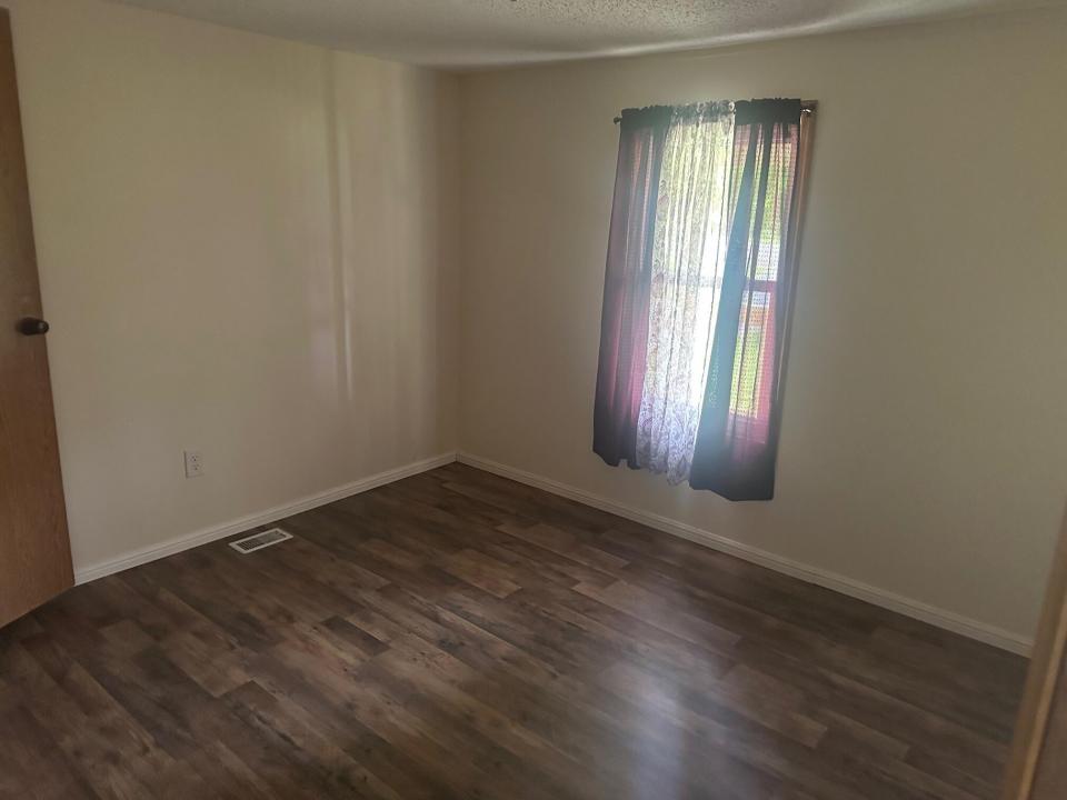 295 Bear Swamp master bed