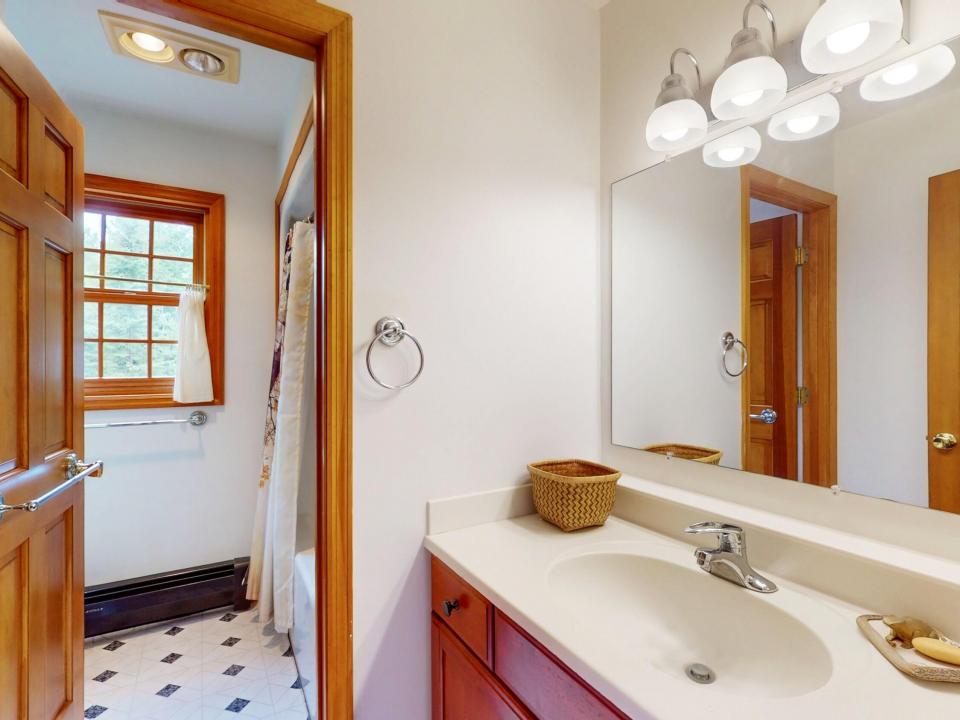 Shared full bath