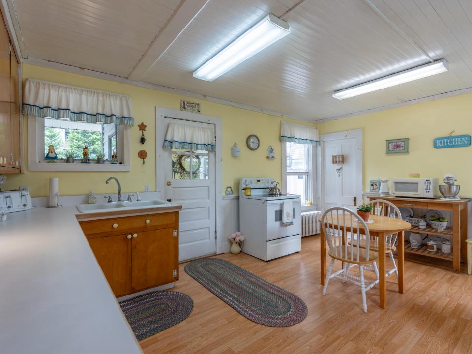 242 Hurley Ave LP-29