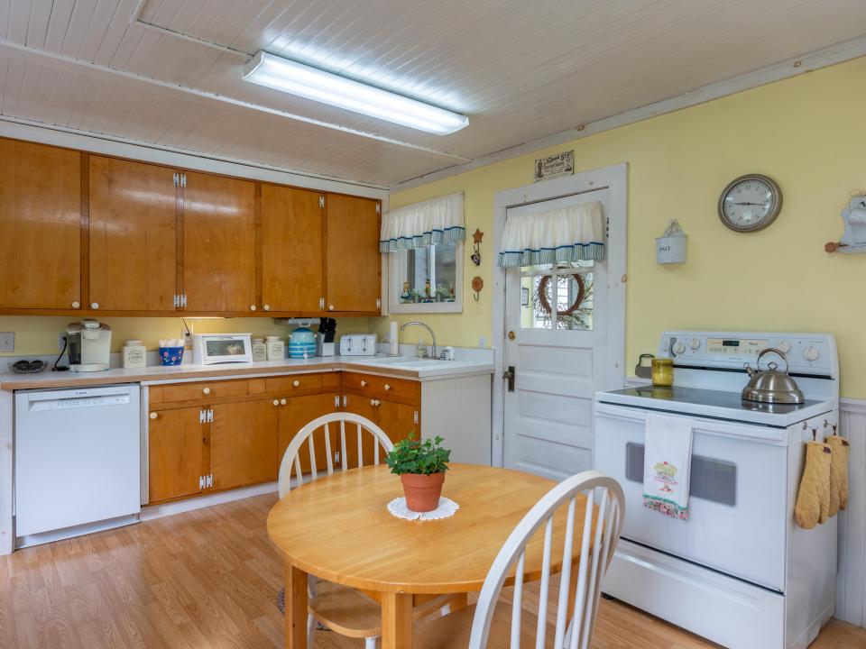 242 Hurley Ave LP-30