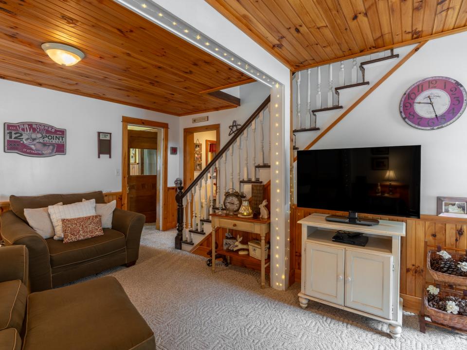 242 Hurley Ave LP-47