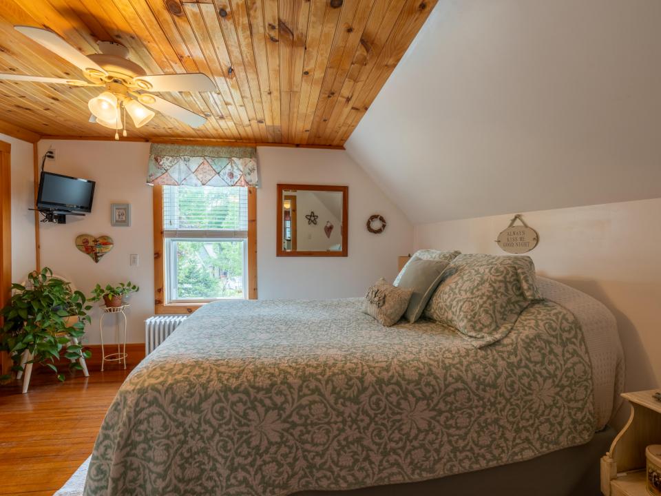 242 Hurley Ave LP-54