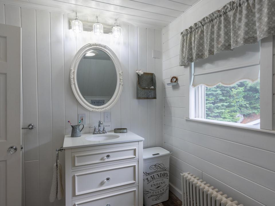 242 Hurley Ave LP-60