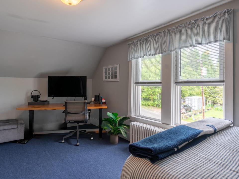 242 Hurley Ave LP-64