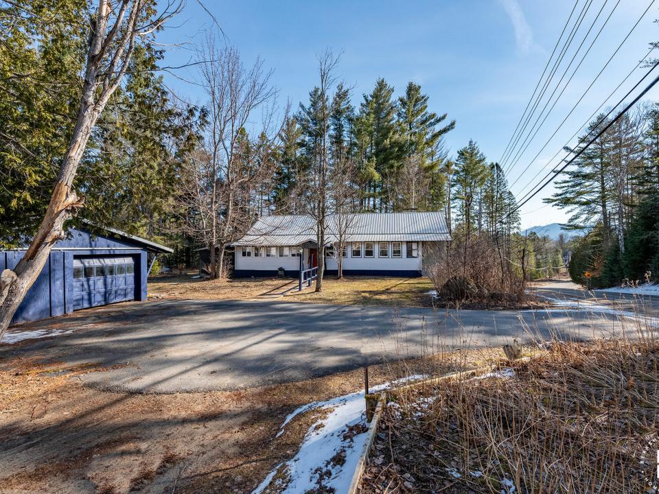 RenovatedHomeOnAveryville_Exterior_Garag