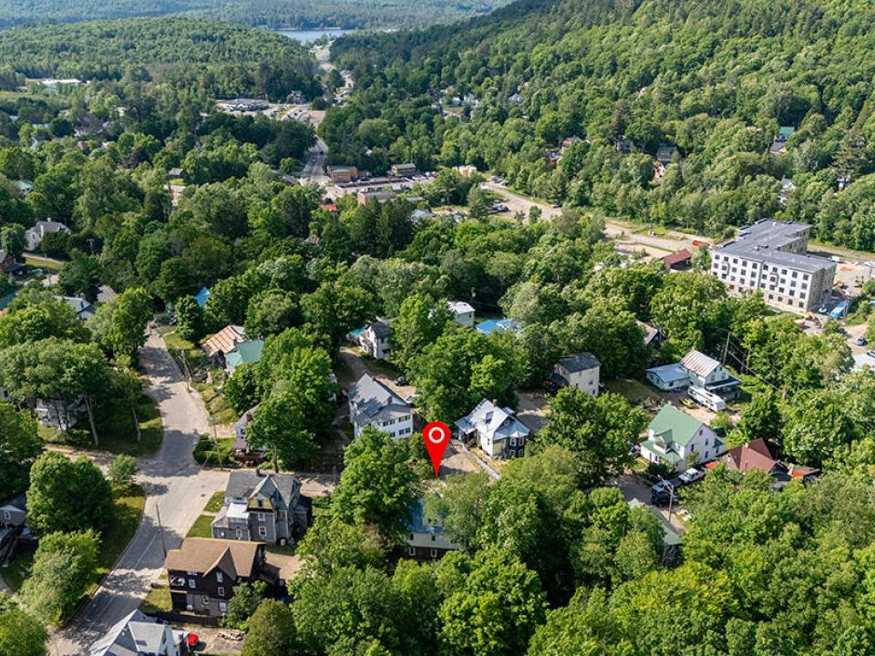 CozySaranacLakeCottage_A_Property_LakeCo