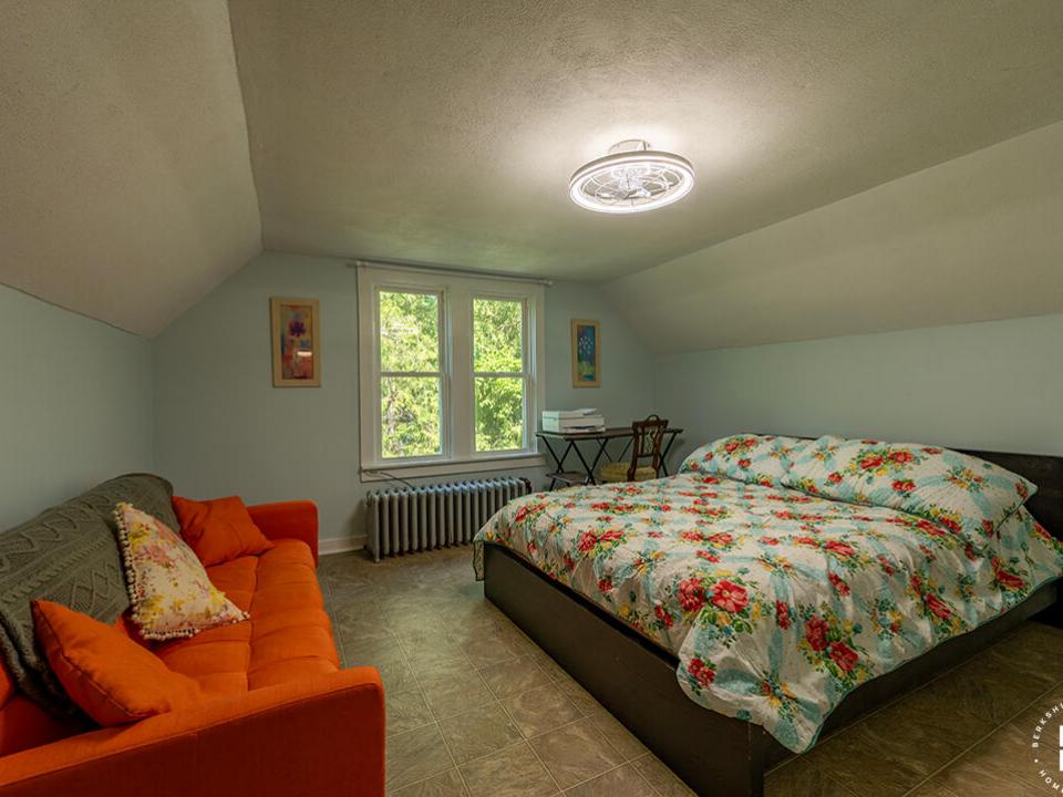 CozySaranacLakeCottage_Bedroom3_Doorway