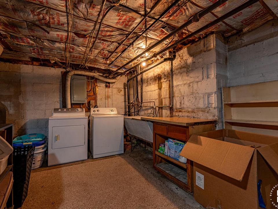 CozySaranacLakeCottage_Laundry