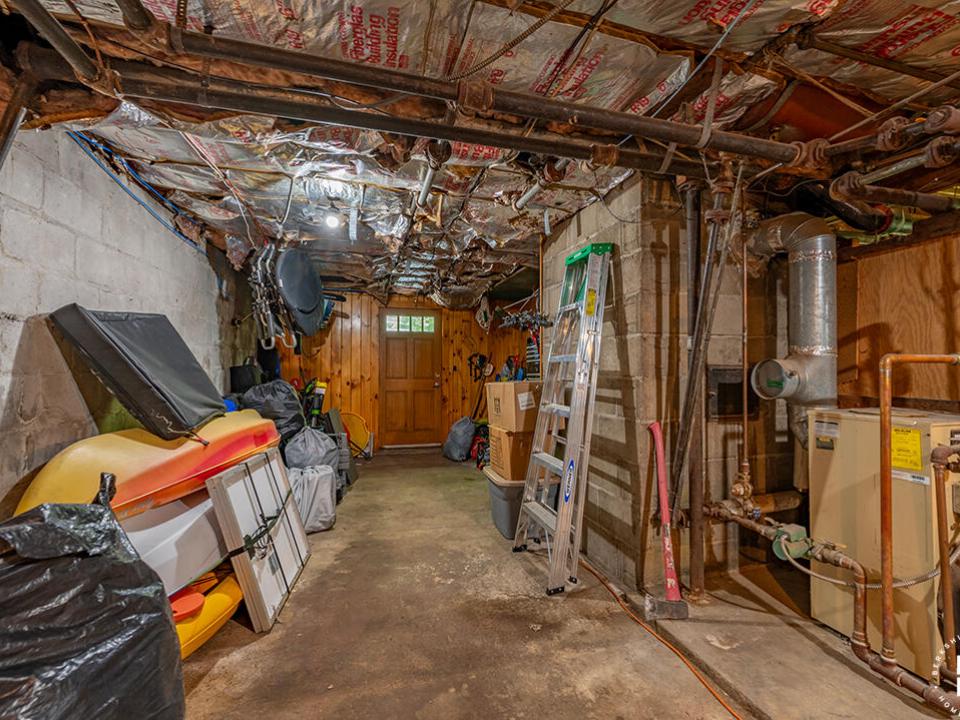 CozySaranacLakeCottage_LowerLevel_Entry