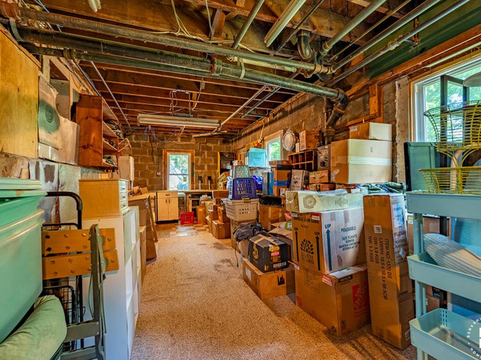 CozySaranacLakeCottage_Storage