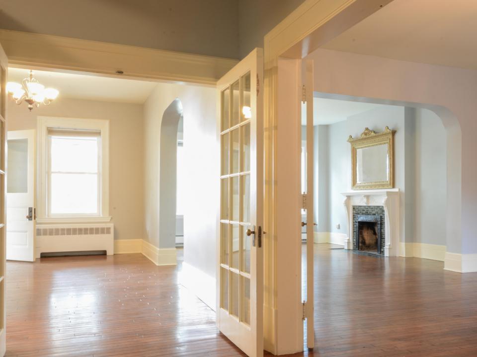 148 US Oval Hall 1 floor